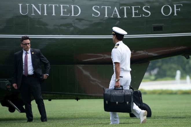 都需要一个总统「同款」手提箱只需6万8PG麻将胡了免费试玩模拟器每个CEO(图10)